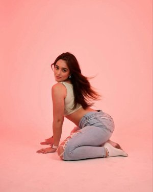 aaniasharmaa-20251006-0002