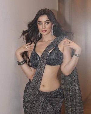 aaniasharmaa-20251006-0006