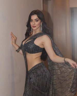 aaniasharmaa-20251006-0014