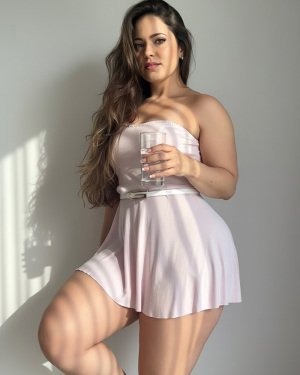 claudiatrindadeoficial-20251120-0002