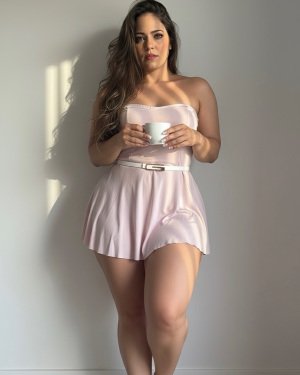 claudiatrindadeoficial-20251124-0003