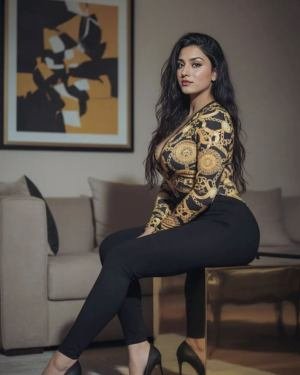 pink_xgill-20251105-0001