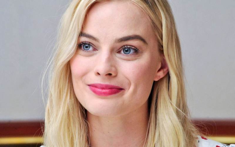Margot-Robbie-Wallpapers-Internet-Chicks-54