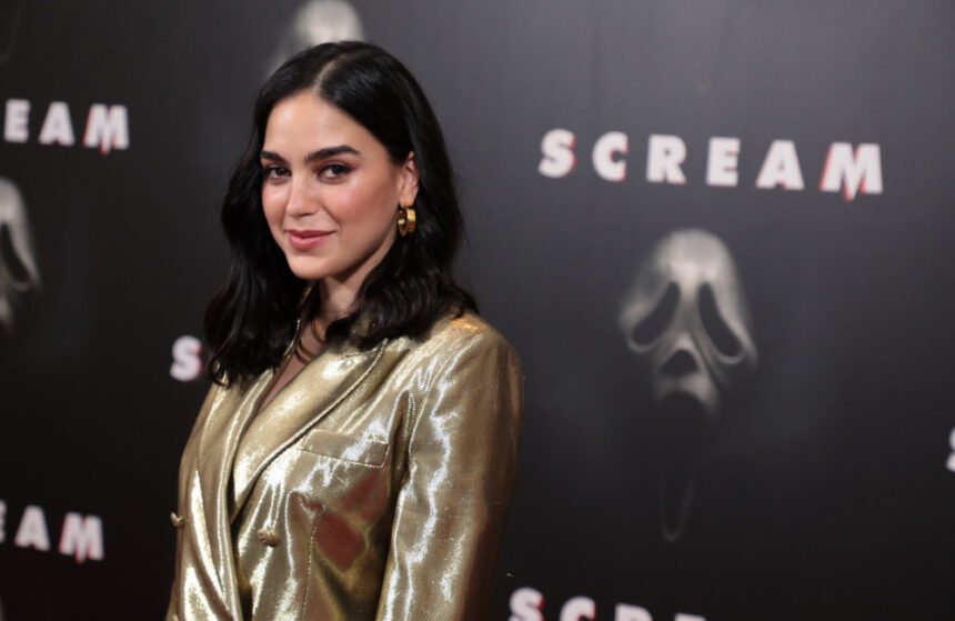 Melissa Barrera Wallpaper,melissa barrera movies and tv shows,melissa barrera latest pictures,internet chicks,melissa barrera topless pictures,melissa barrera top movies, melissa barrera news,melissa barrera Netflix movies,melissa barrera mid breaker