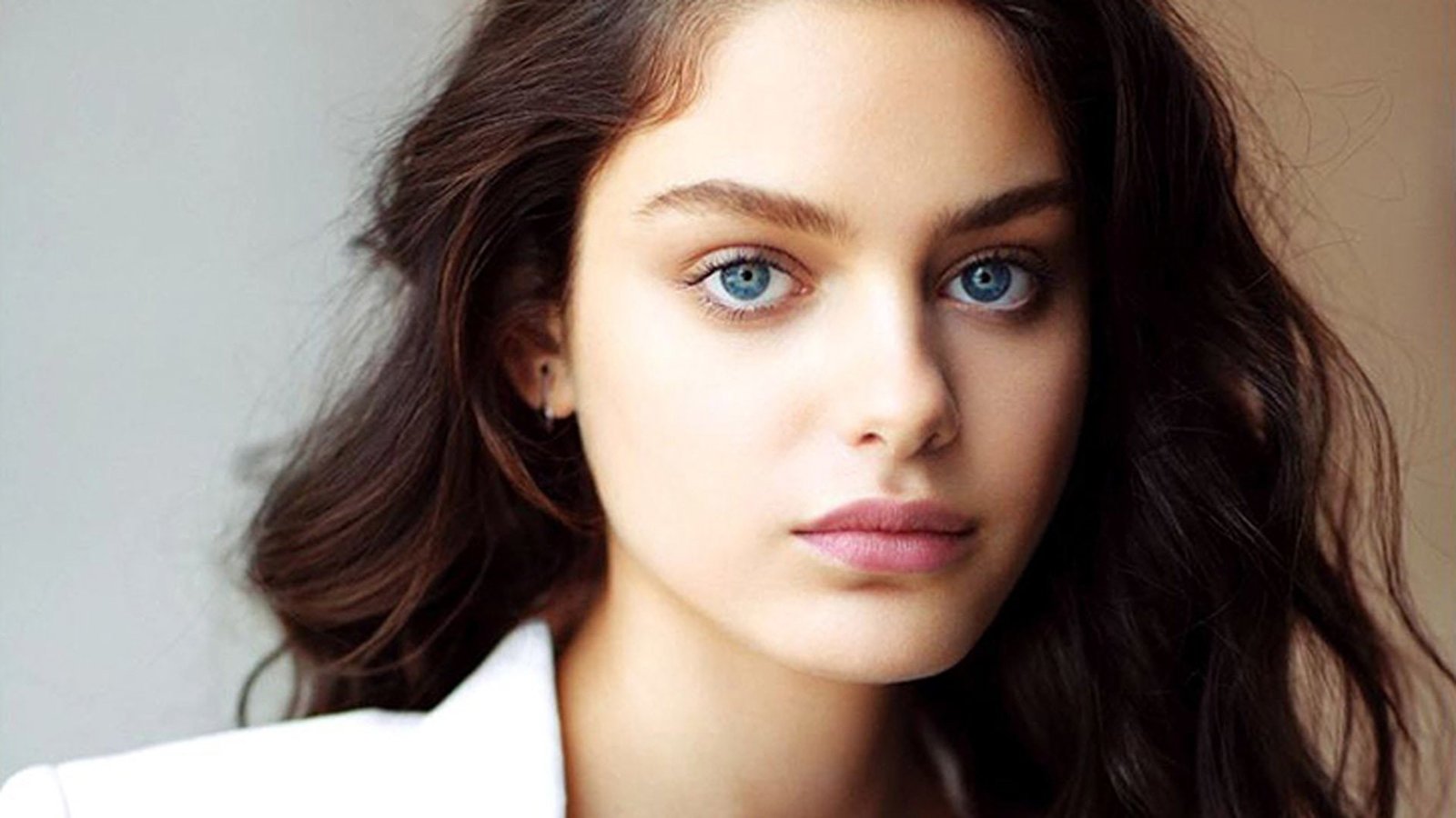 Odeya Rush wallpapers HD for phone and desktop,mid eaker wallpapers, Elegant Odeya Rush portrait with blue eyes,Odeya Rush Instagram ID inspired wallpaper,Celebrity Internet Chicks Odeya Rush background,Odeya Rush movies only HD wallpaper,Red carpet Odeya Rush aesthetic background,Odeya Rush glamorous photoshoot wallpaper,High-quality Odeya Rush screen background,Stylish Odeya Rush wallpaper for mobile,Hollywood actress Odeya Rush elegant wallpaper, mid breaker wallpapers