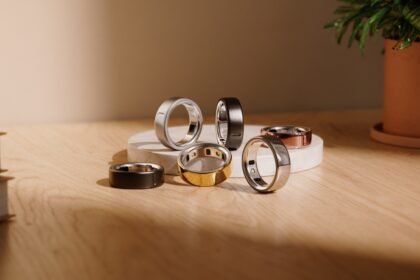 Smart ring maker Oura raises $900M from Fidelity