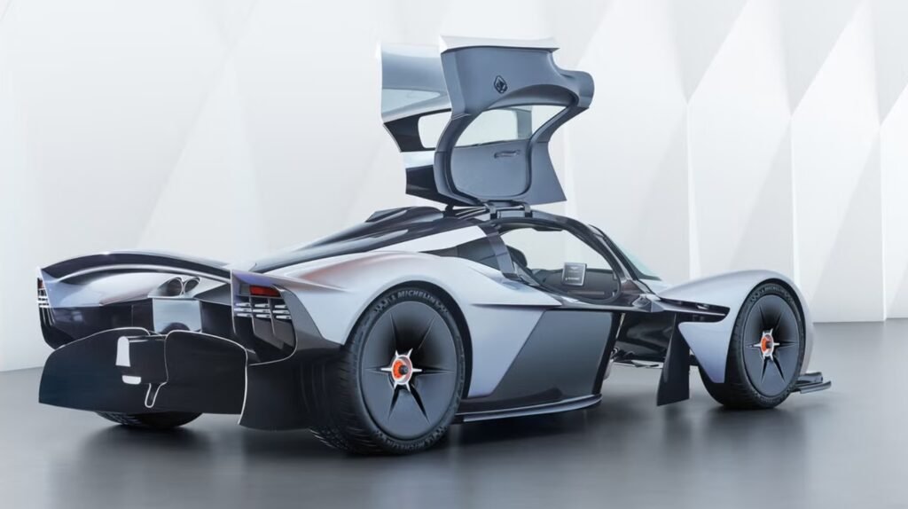 Mercedes Red Pig Reborn as a Modern Luxury Sedan Concept