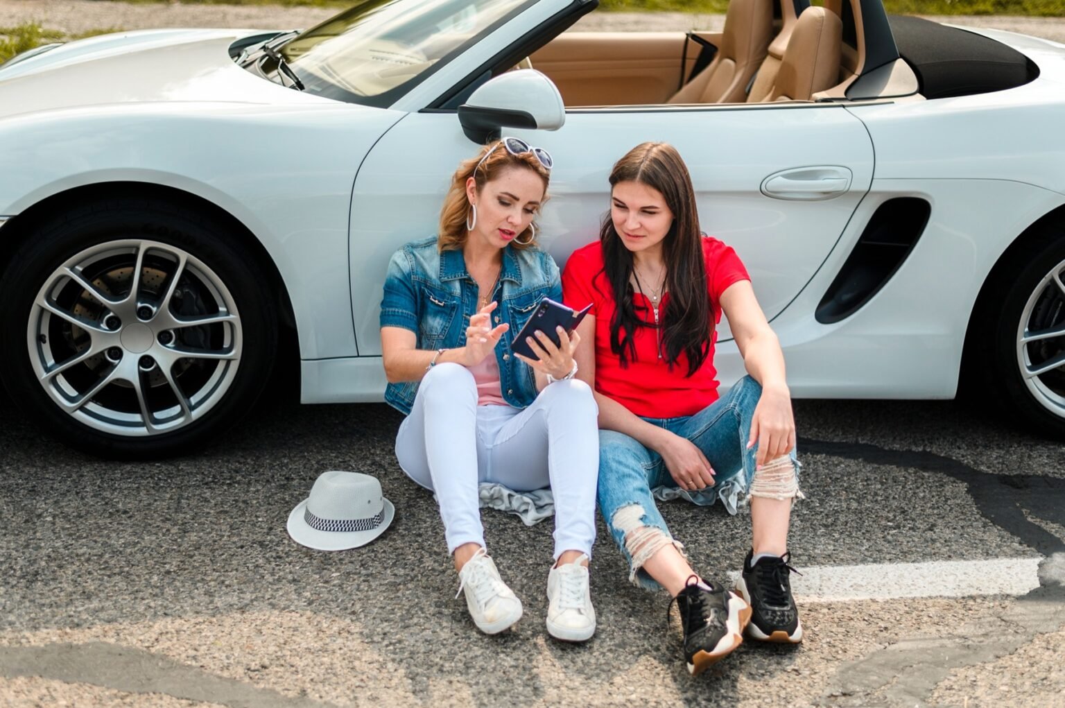 Hidden Disadvantages of Battery-Powered Cars Every Buyer Should Know